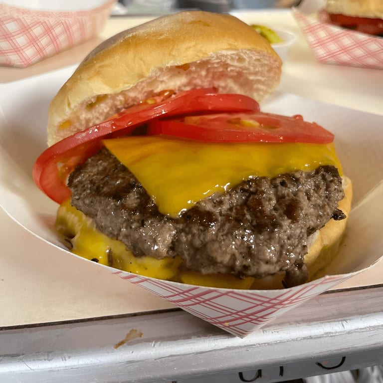 The Classic Cheeseburger Bliss 🍔🧀